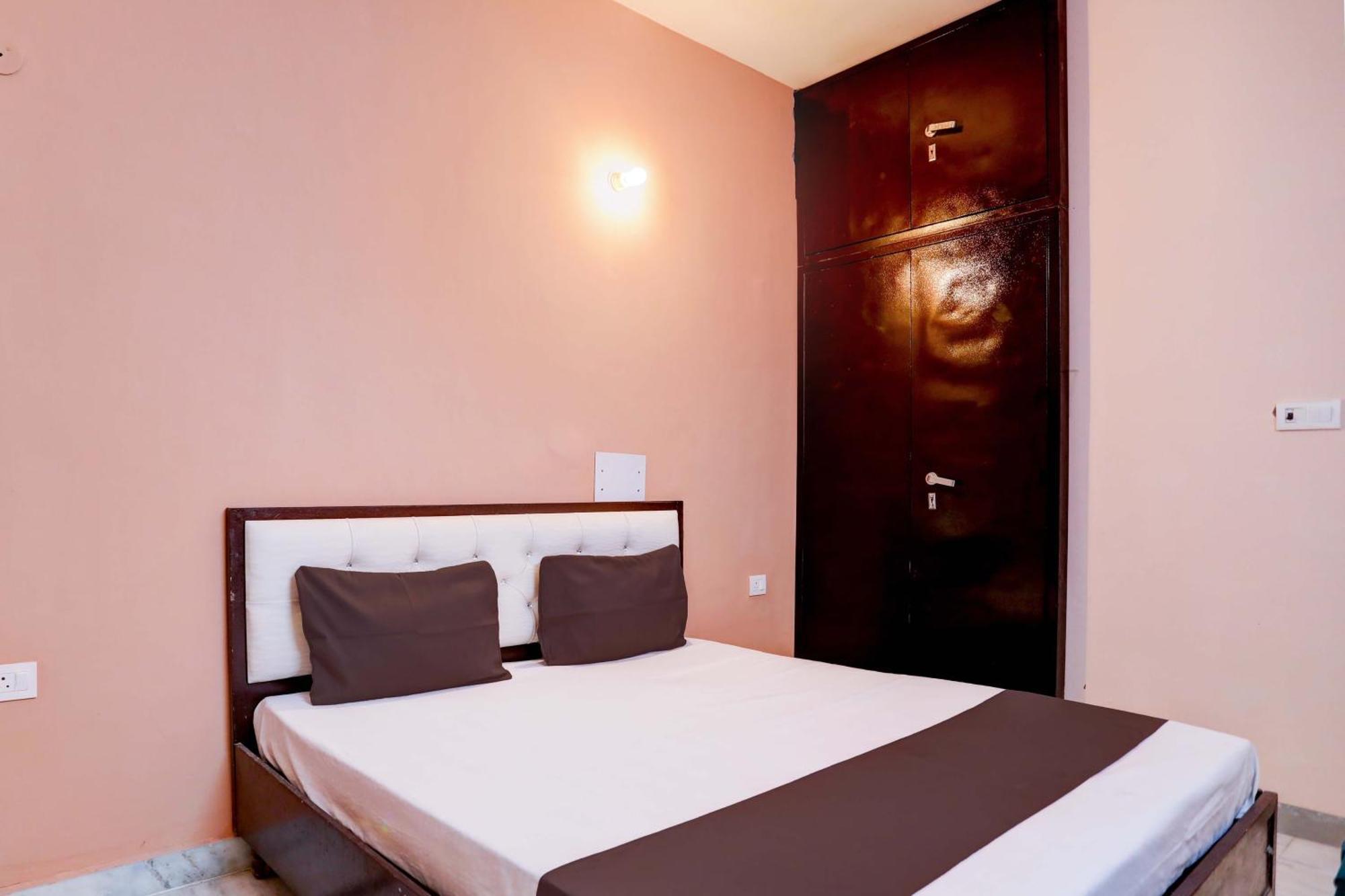 Hotel O Tilak Hotel 24 Sector 27 Near By Vinayak Hospital Gali No-6 Noida Exterior foto